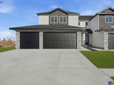 8910 Peregrine Road , Lincoln, NE 68505