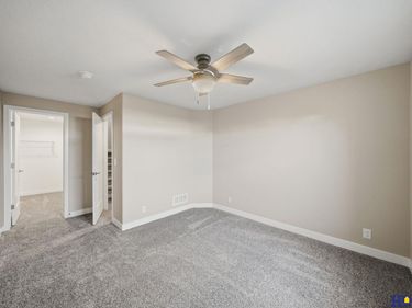 8910 Peregrine Road , Lincoln, NE 68505