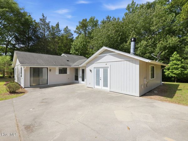 123 Wildwood Drive, New Bern, NC 28562
