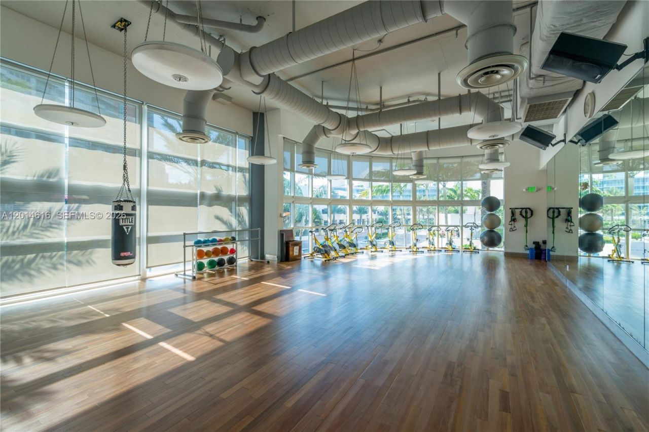 50 S Pointe Dr, Unit 607, Miami Beach, FL 33139 Photo