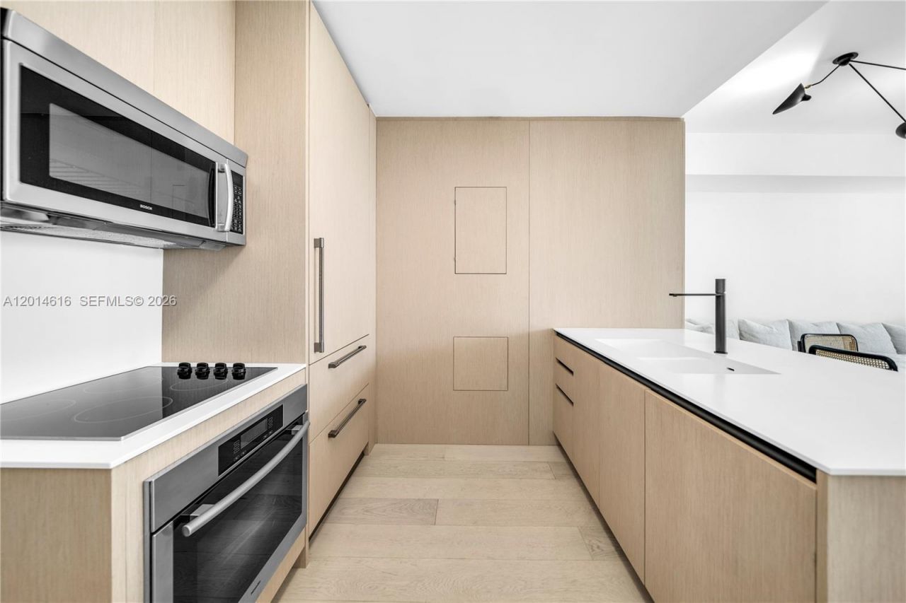50 S Pointe Dr, Unit 607, Miami Beach, FL 33139 Photo