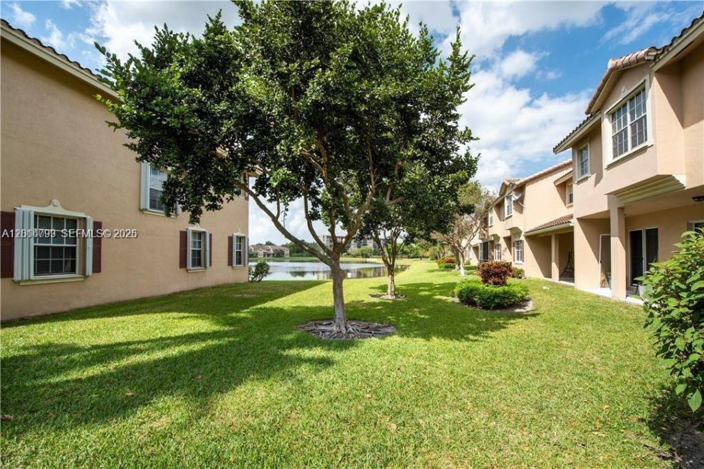3371 Lakeside Dr , Unit 27, Davie, FL 33328 Photo