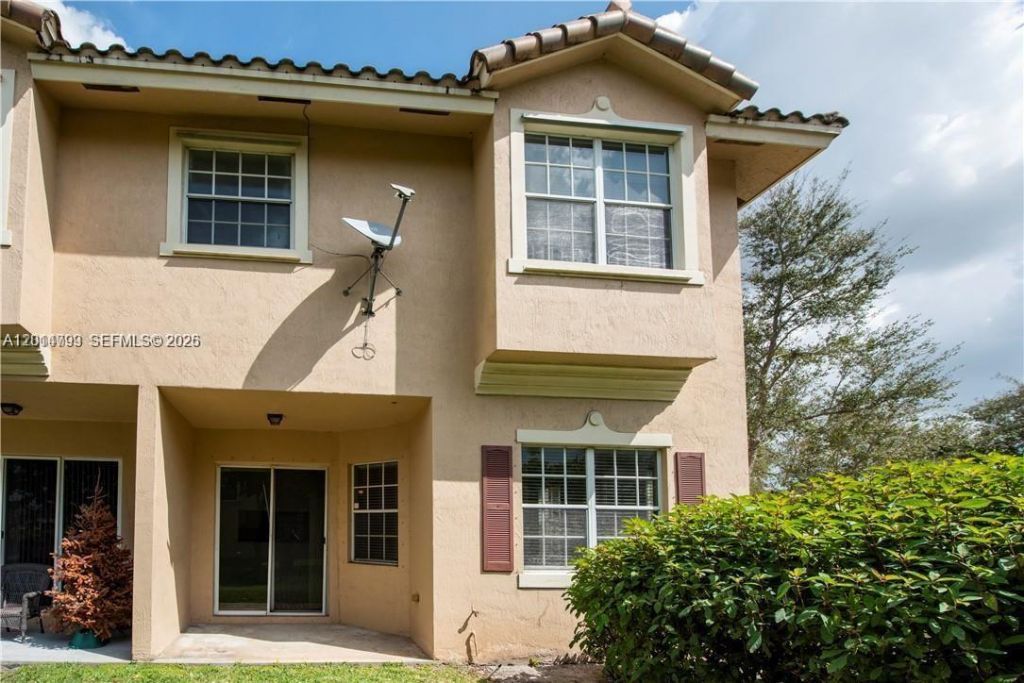 3371 Lakeside Dr , Unit 27, Davie, FL 33328 Photo