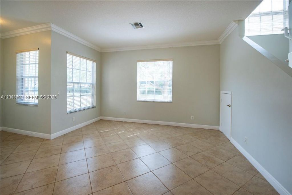 3371 Lakeside Dr , Unit 27, Davie, FL 33328 Photo