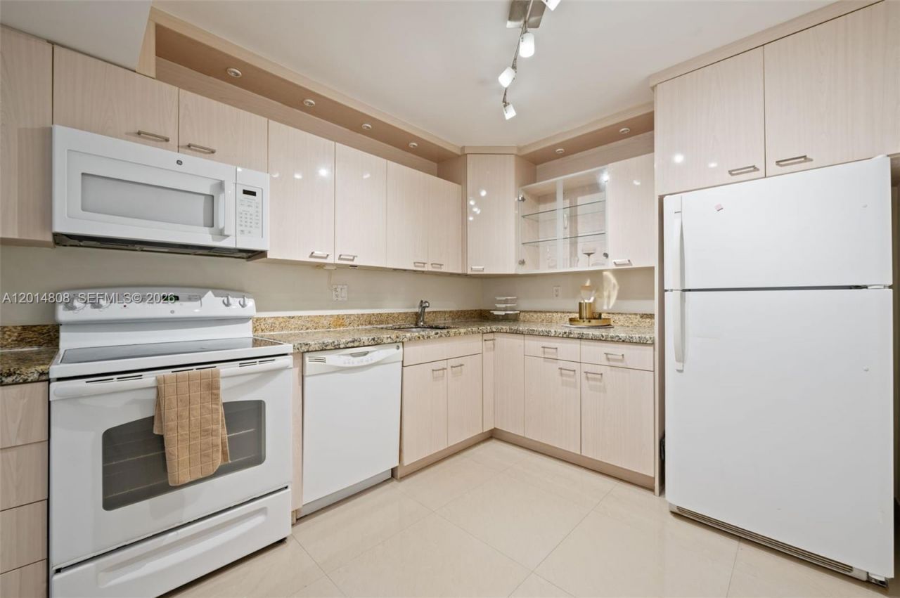 1833 S Ocean Dr , Unit 809, Hallandale Beach, FL 33009 Photo