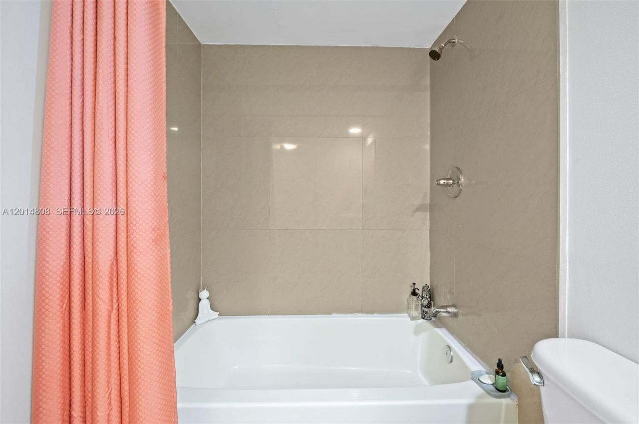 1833 S Ocean Dr , Unit 809, Hallandale Beach, FL 33009 Photo