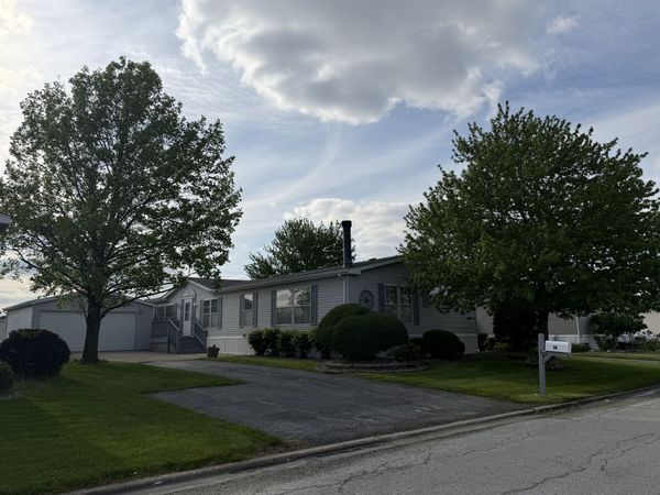 16 Oriole Lane, Beecher, IL 60401