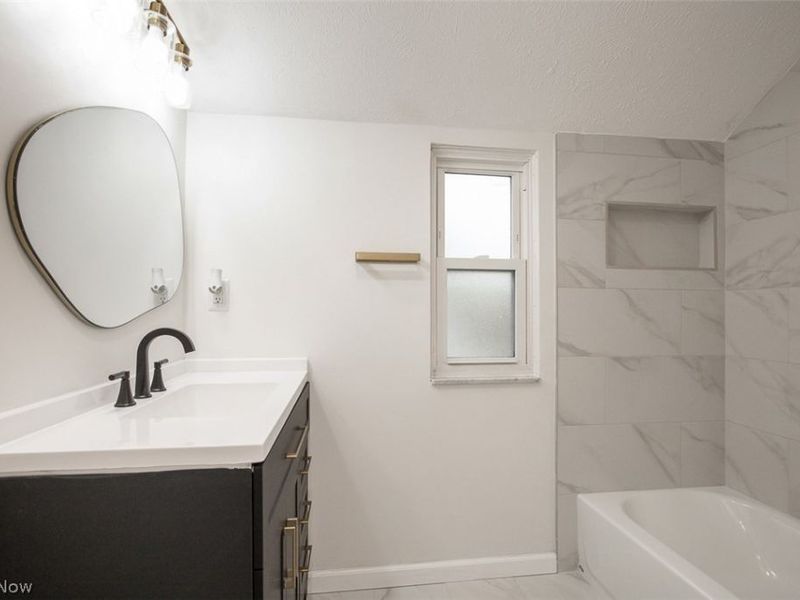 3896 Strandhill Road, Cleveland, OH 44128 Photo 13