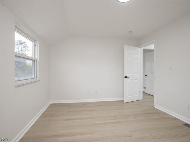 3896 Strandhill Road, Cleveland, OH 44128 Photo 24
