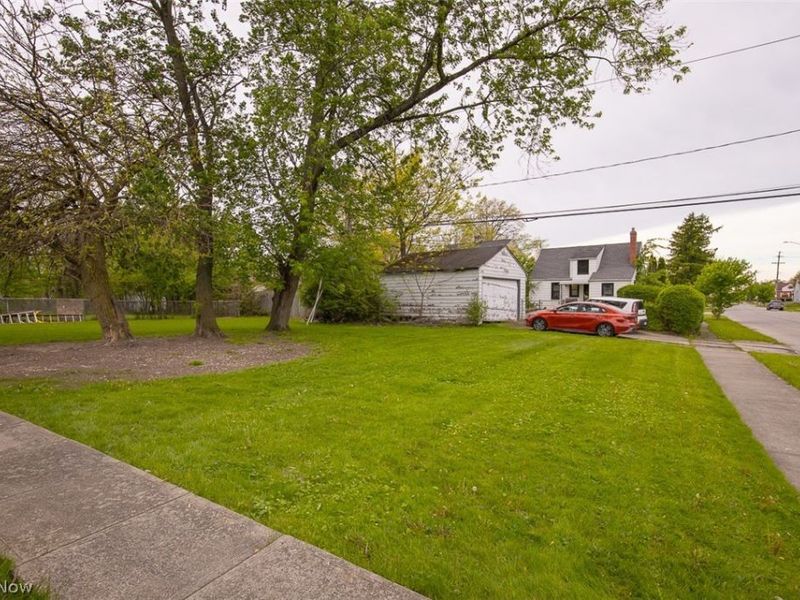 3896 Strandhill Road, Cleveland, OH 44128 Photo 29