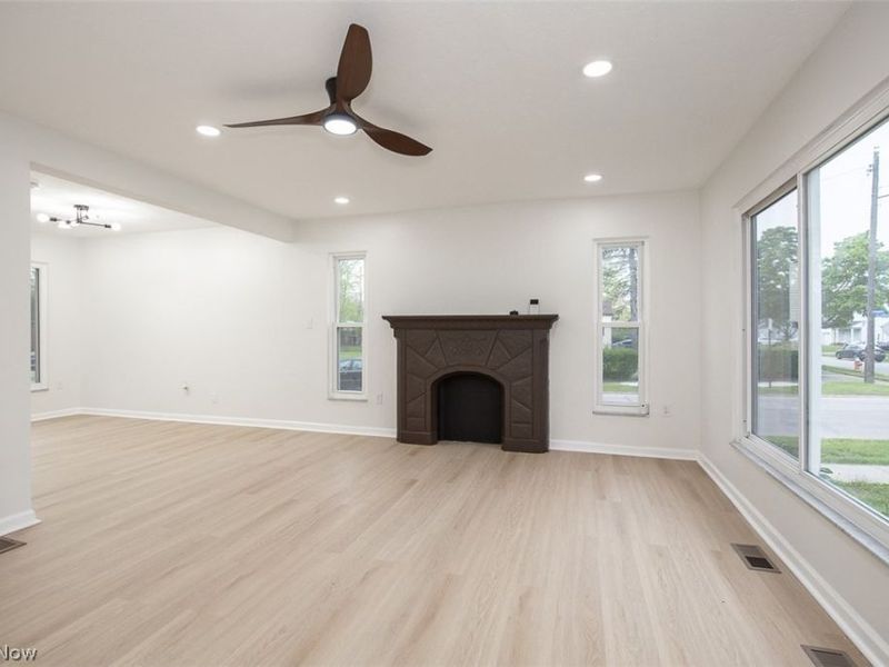 3896 Strandhill Road, Cleveland, OH 44128 Photo 7