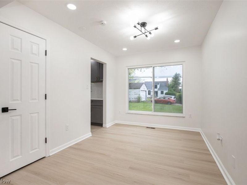 3896 Strandhill Road, Cleveland, OH 44128 Photo 8