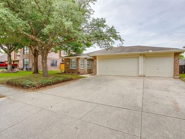 736 Cardinal Drive, Saginaw, TX 76131