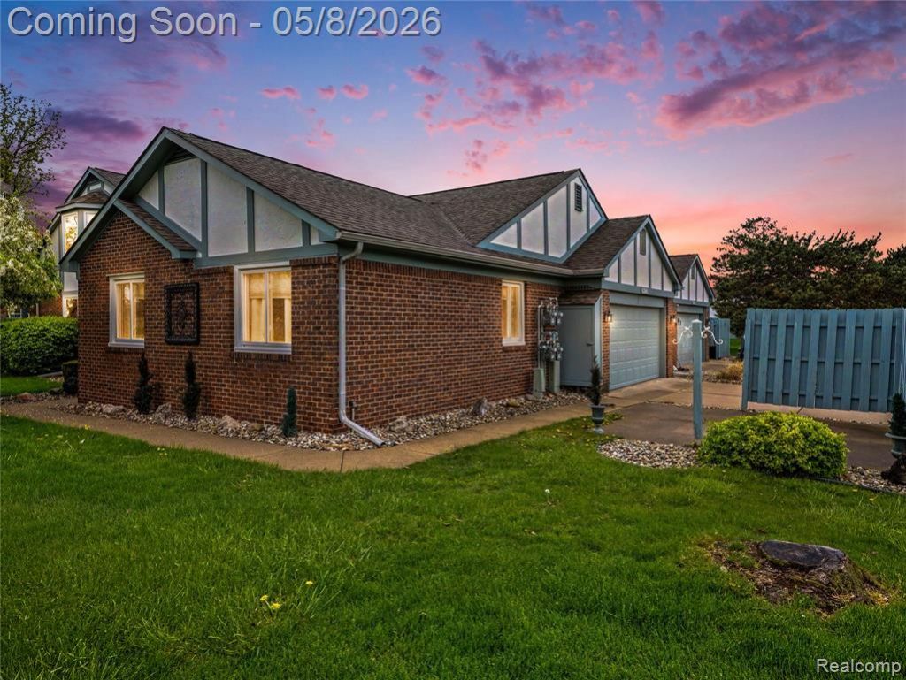 15596 Huntcliff Drive, Macomb Township, MI 48044 Main Photo