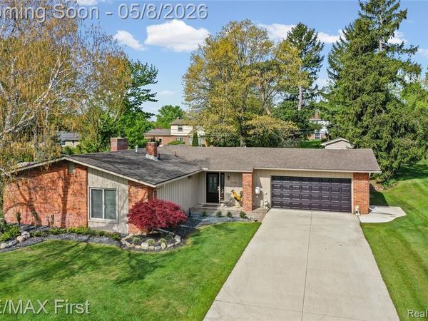 52531 Butternut Drive, Shelby Twp, MI 48316