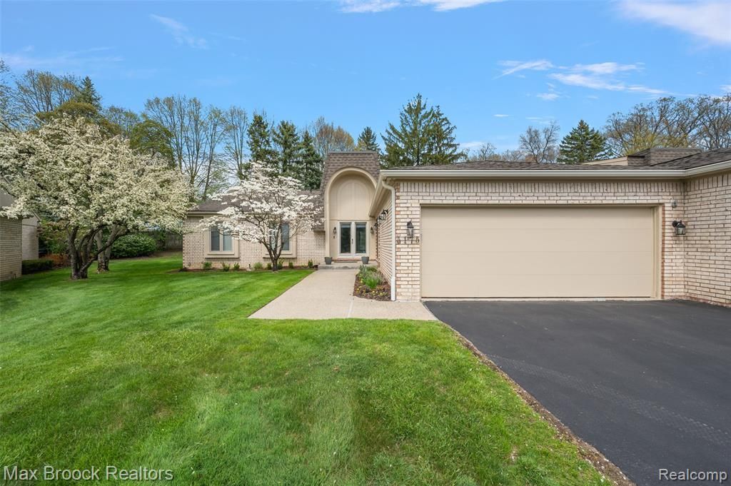 5175 Woodlands Drive, Bloomfield Township, MI 48302 Main Photo