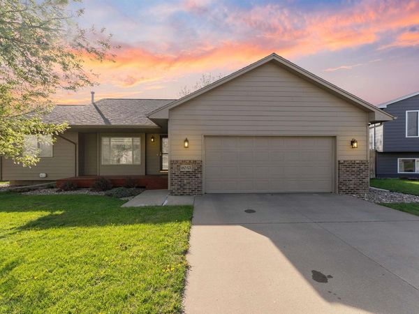 6045 W Jordan Ct, Sioux Falls, SD 57106