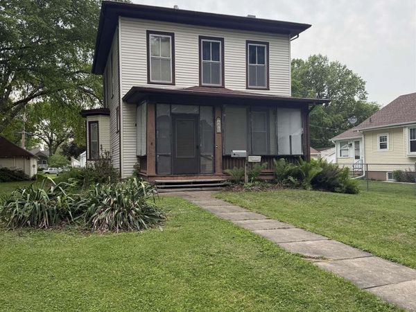 1015 S Starr Avenue, Burlington, IA 52601