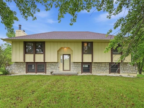 14280 170th Street, Bonner Springs, KS 66012