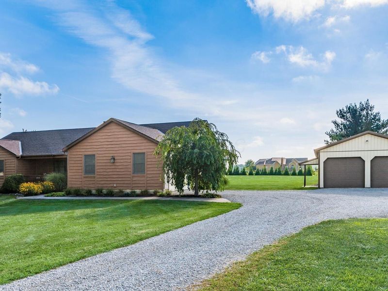 8261 York Road SW, Pataskala, OH 43062 Photo 2