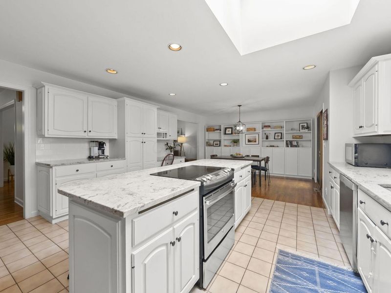 1920 Mccoy Road, Columbus, OH 43220 Photo 10