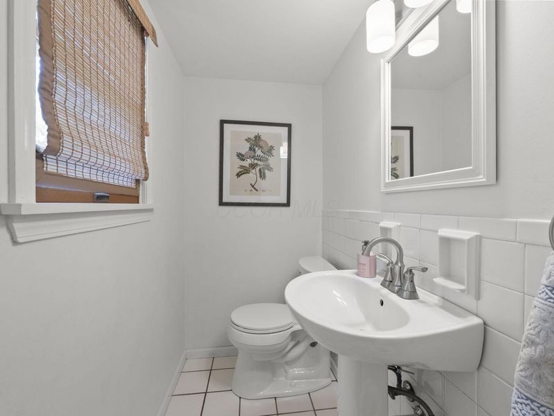 1920 Mccoy Road, Columbus, OH 43220 Photo 18