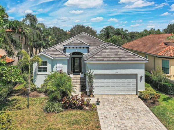 5515 TITLE ROW DRIVE , BRADENTON, FL 34210