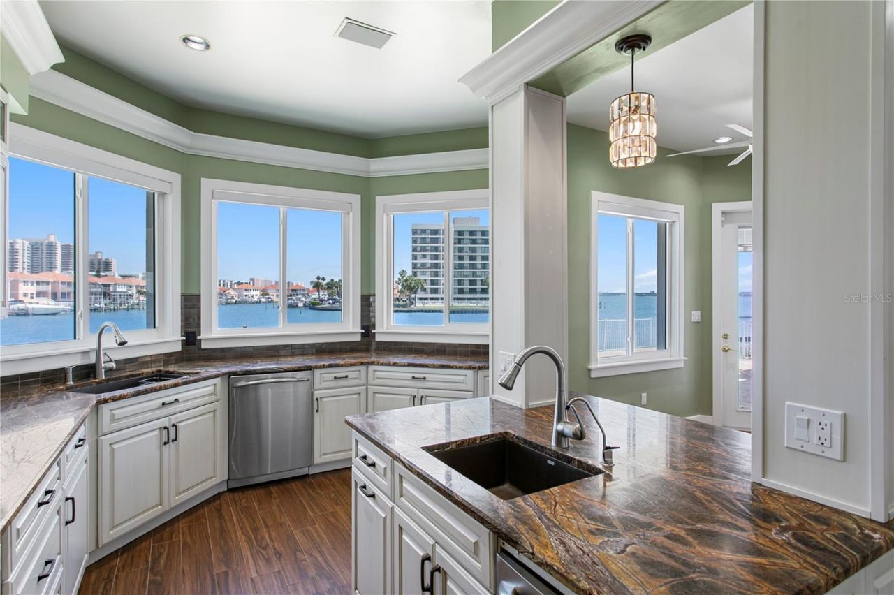 215 Harrison Avenue, Belleair Beach, FL 33786 Photo