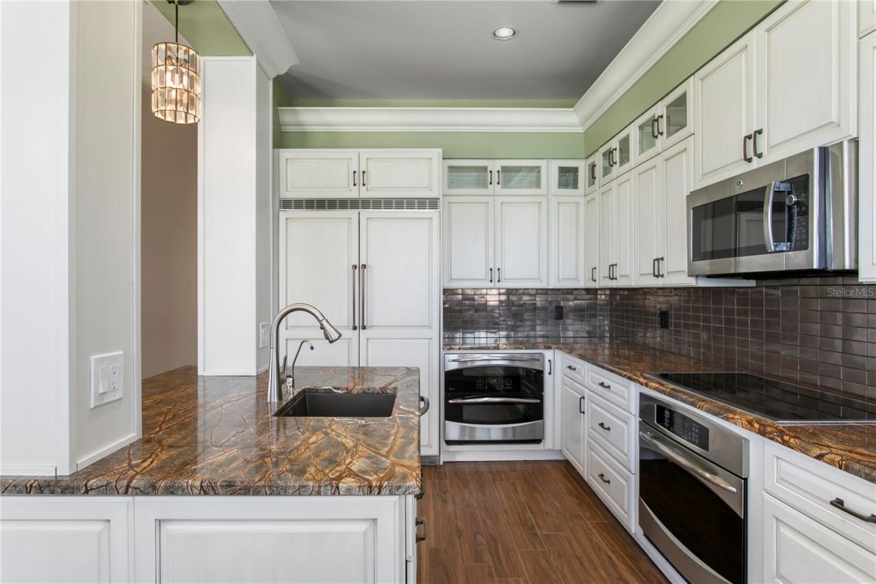 215 Harrison Avenue, Belleair Beach, FL 33786 Photo
