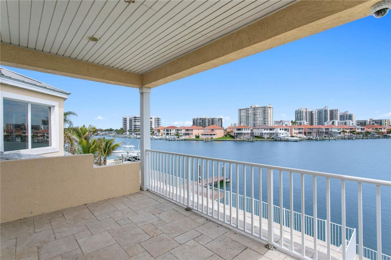 215 Harrison Avenue, Belleair Beach, FL 33786 Photo