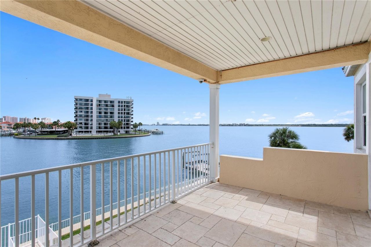 215 Harrison Avenue, Belleair Beach, FL 33786 Photo