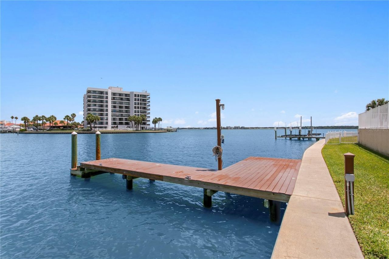 215 Harrison Avenue, Belleair Beach, FL 33786 Photo