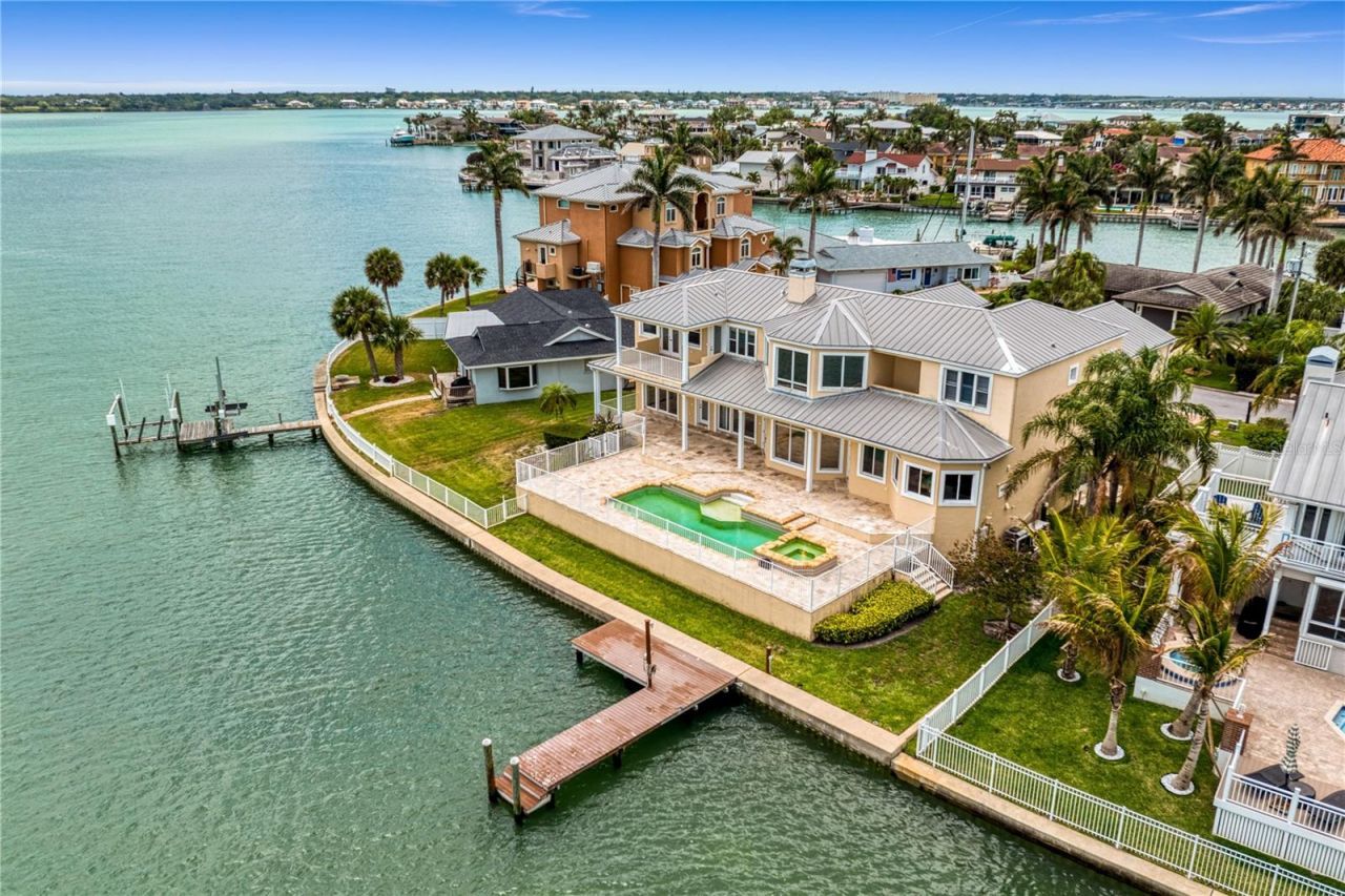 215 Harrison Avenue, Belleair Beach, FL 33786 Photo