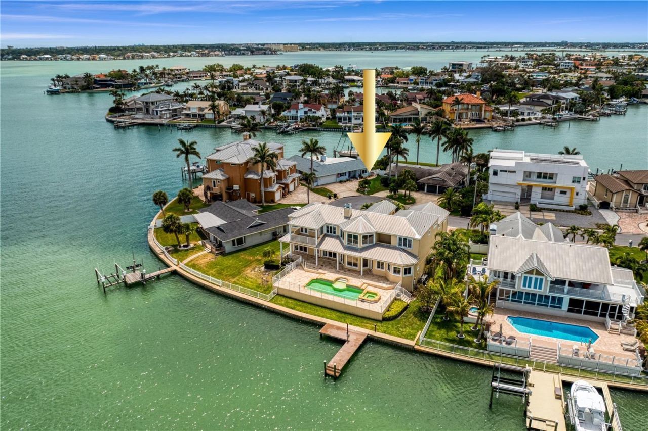 215 Harrison Avenue, Belleair Beach, FL 33786 Photo