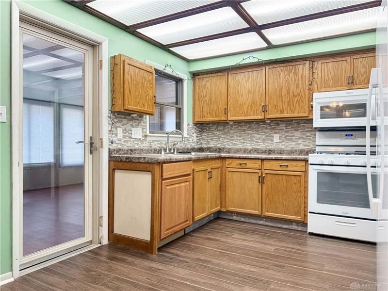 351 Deerfield Road, Columbus, OH 43228 Photo 13
