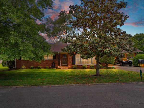 705 Dow Dr , Shelbyville, TN 37160