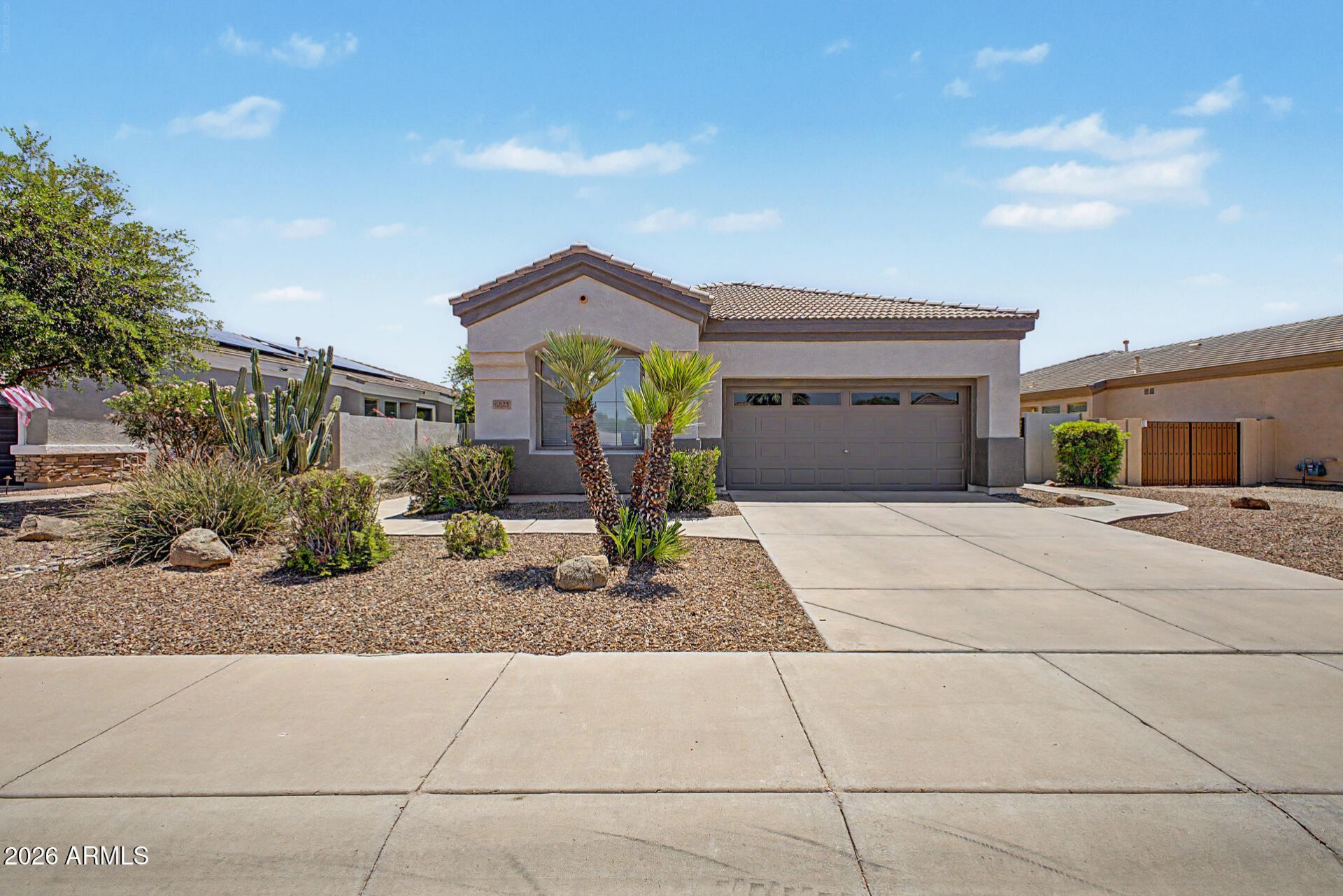 6823 S Pinehurst Drive, Gilbert, AZ 85298 Main Photo