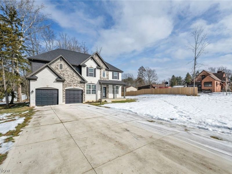 19736 Westwood Drive, Strongsville, OH 44149 Photo 3