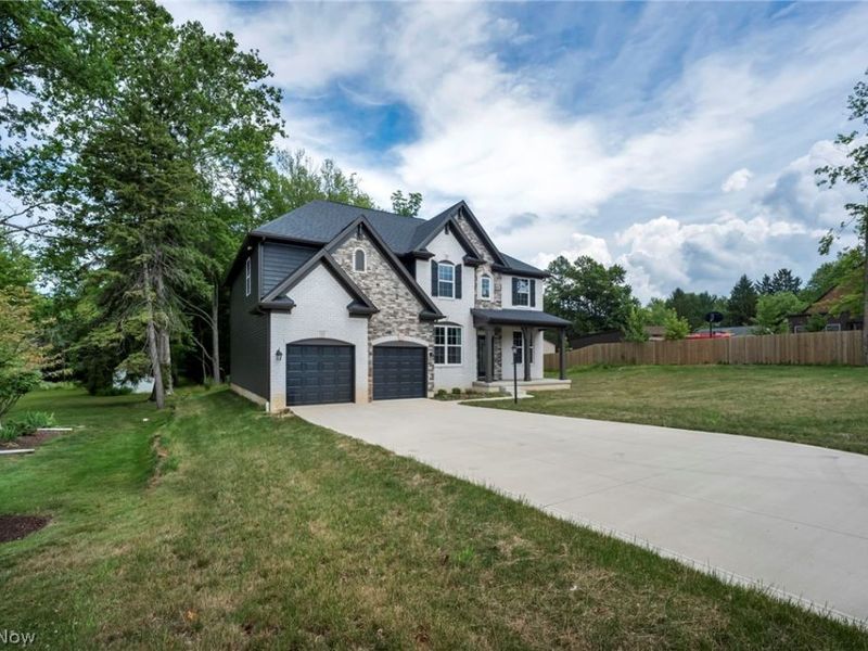 19736 Westwood Drive, Strongsville, OH 44149 Photo 4