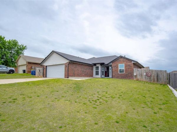 1917 Cimarron Trail, Choctaw, OK 73020
