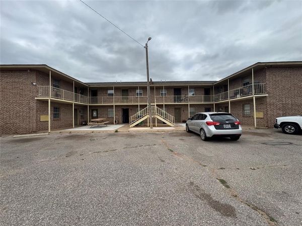 1600 Grandview Street, Weatherford, OK 73096