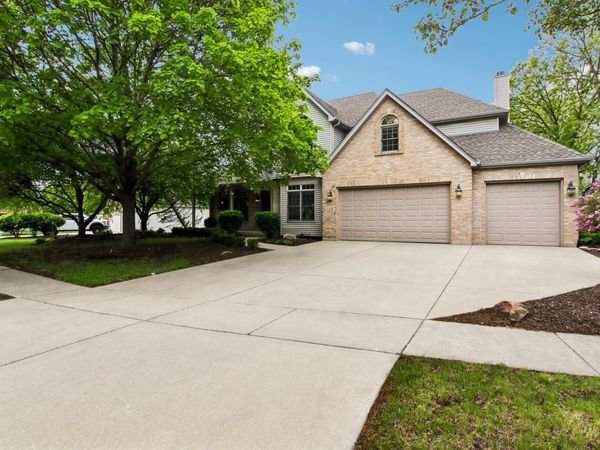 328 Ash Grove Lane , Oswego, IL 60543