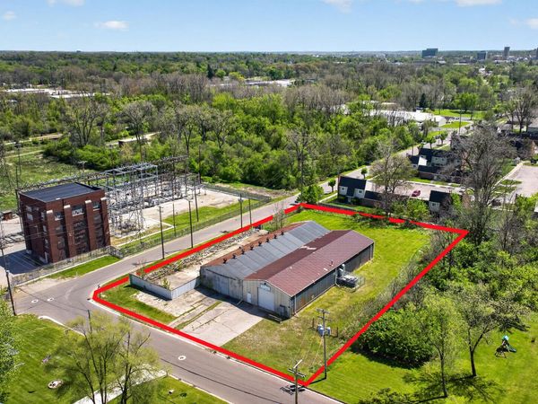 301 Hillsdale Street, Jackson, MI 49202