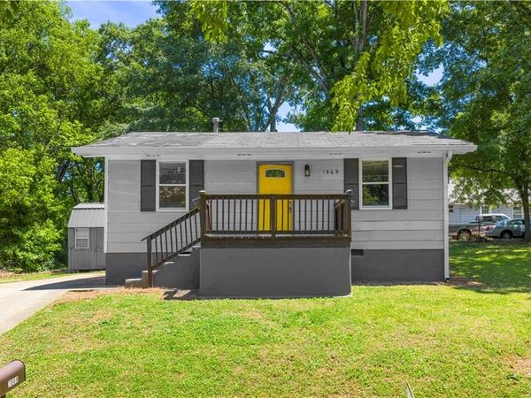 1869 Spring Avenue NW, Atlanta, GA 30318