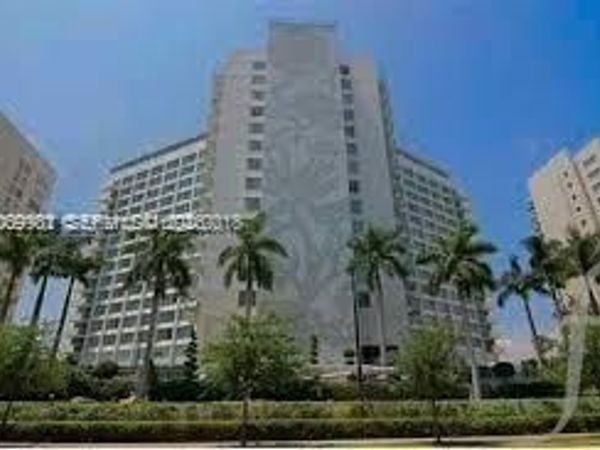 1100 West Ave , Unit 807, Miami Beach, FL 33139