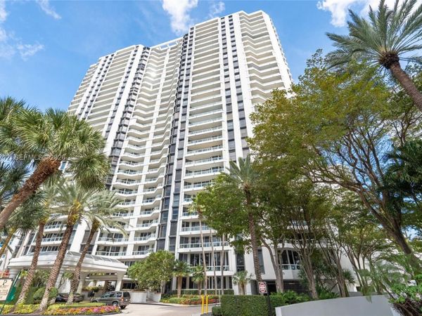 21205 YACHT CLUB DR , Unit 805, Aventura, FL 33180