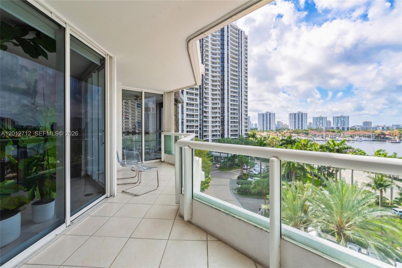 21205 Yacht Club Dr , Unit 805, Aventura, FL 33180 Photo