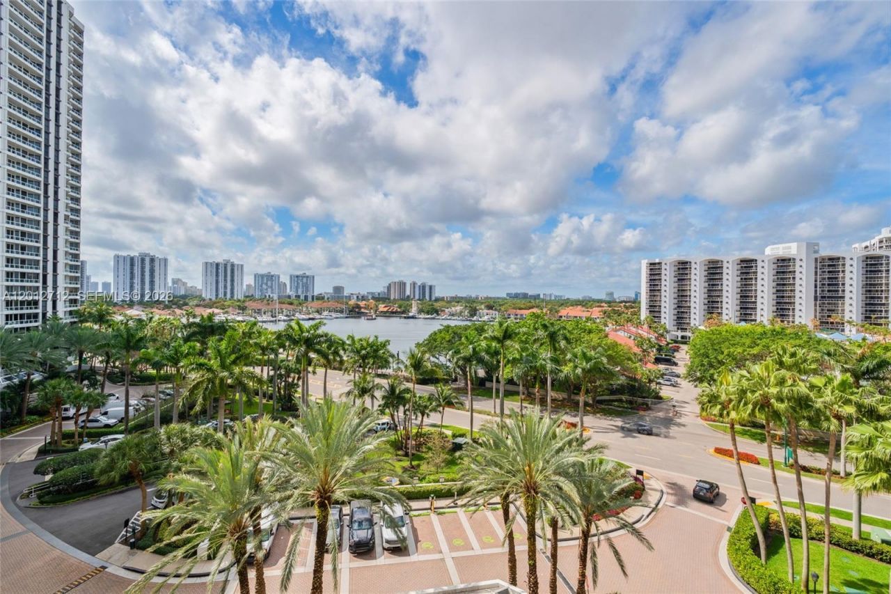 21205 Yacht Club Dr , Unit 805, Aventura, FL 33180 Photo