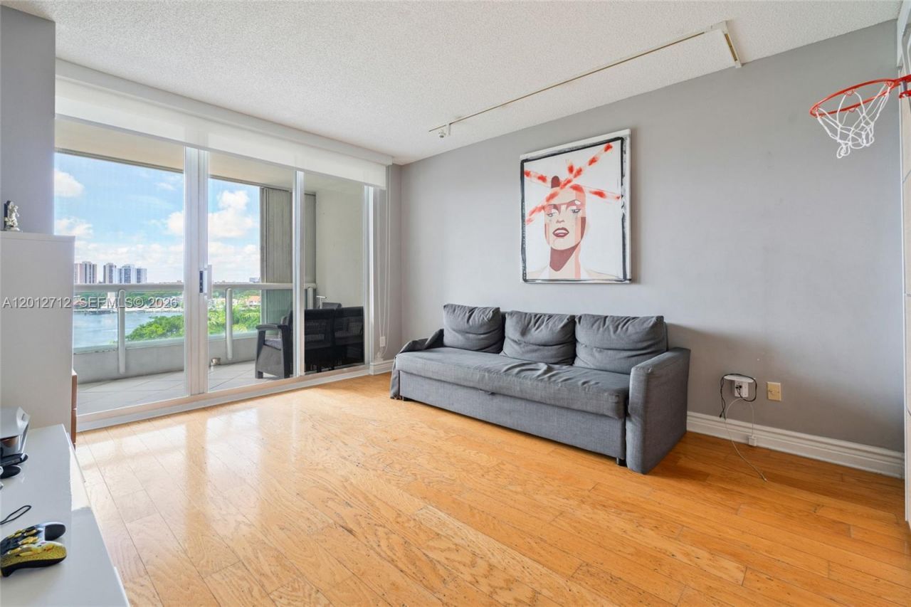 21205 Yacht Club Dr , Unit 805, Aventura, FL 33180 Photo