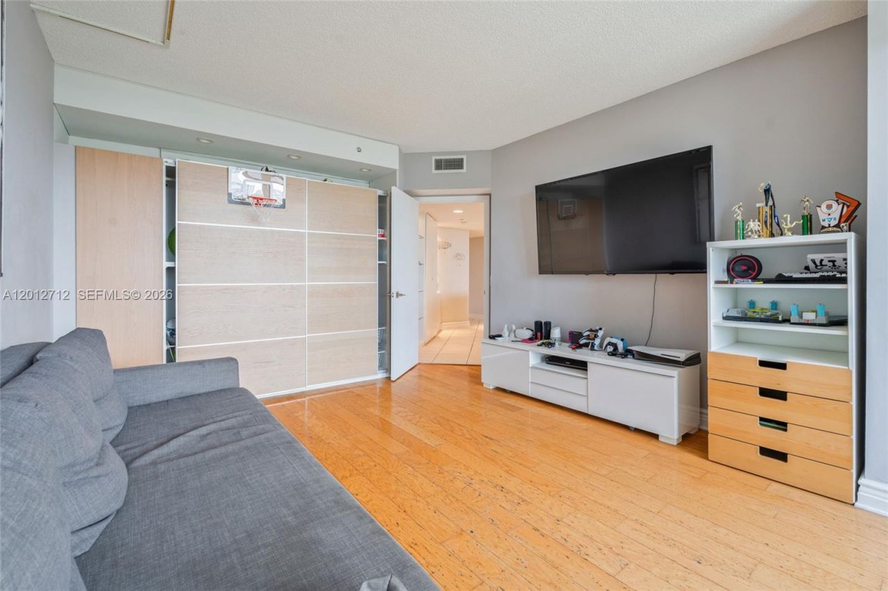 21205 Yacht Club Dr , Unit 805, Aventura, FL 33180 Photo